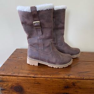 Cozy fleece lined boots w/rubber sole.